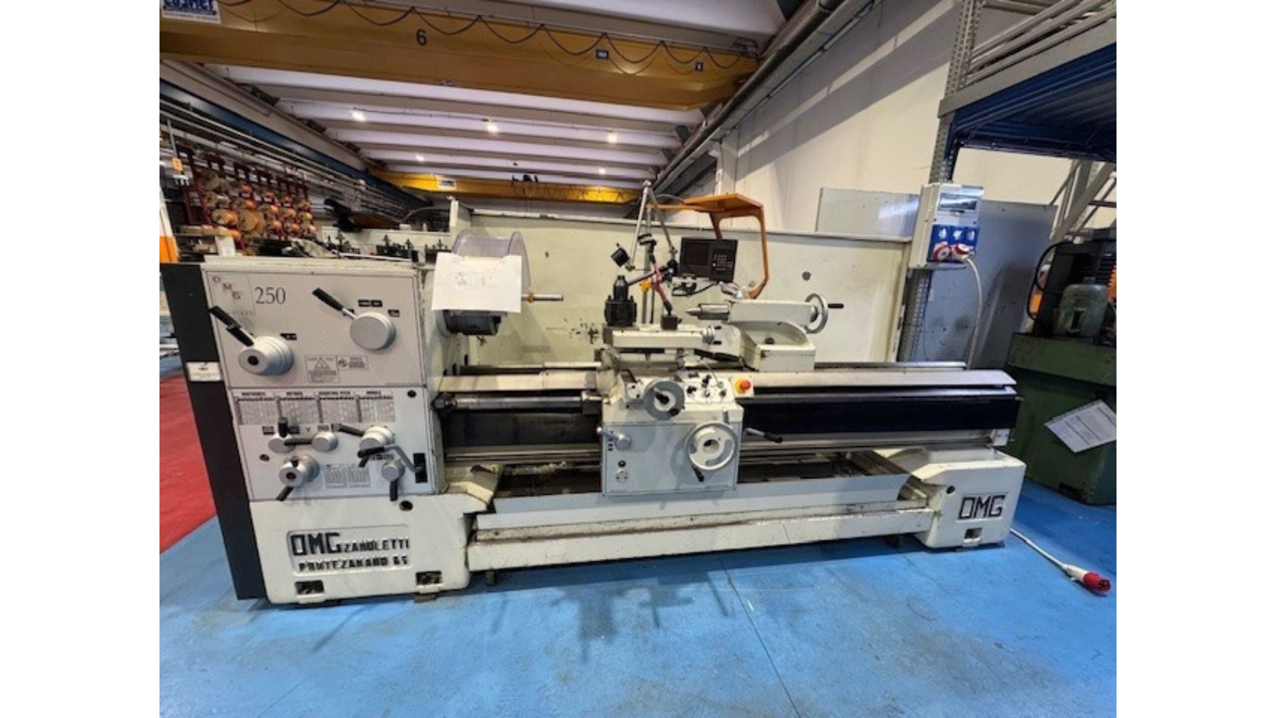 Centre lathe OMG TP 250