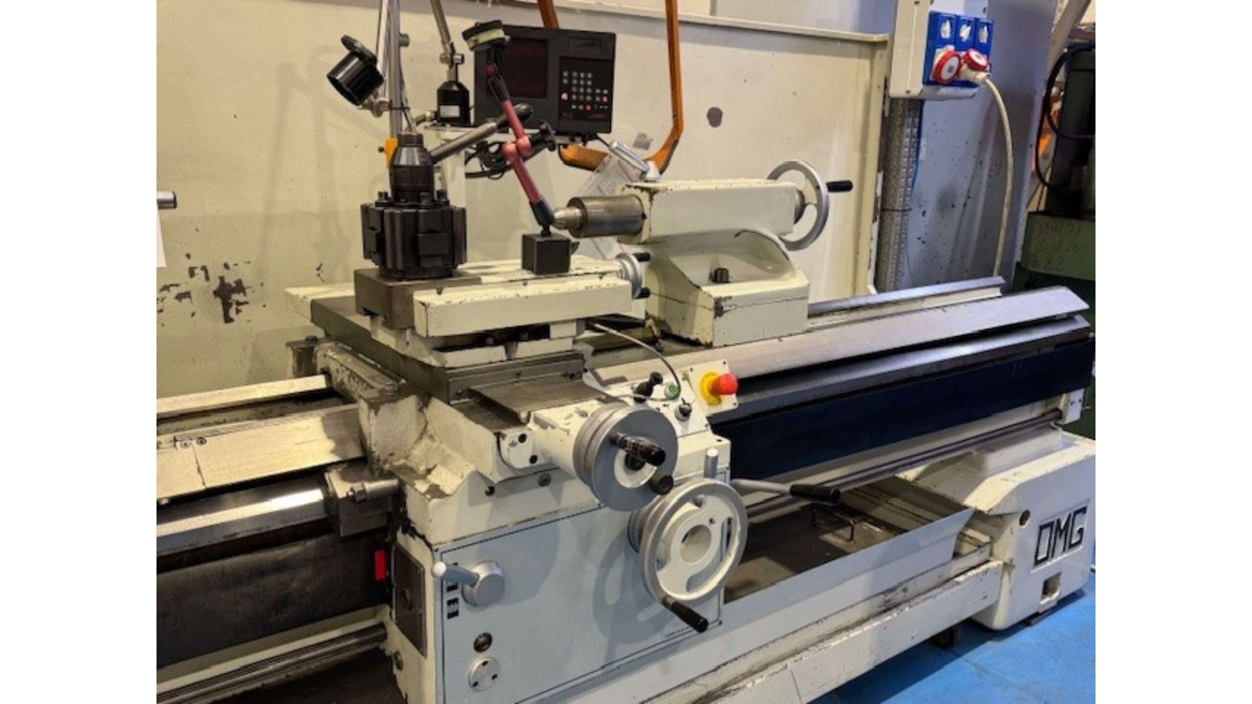 Centre lathe OMG TP 250