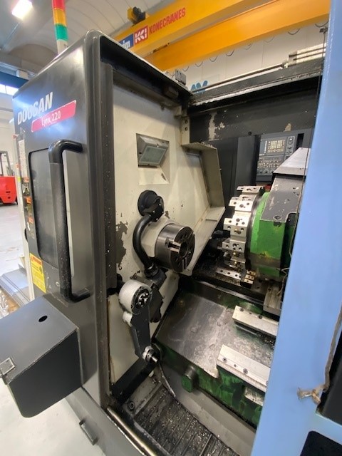 Cnc lathe DOOSAN LYNX 2200