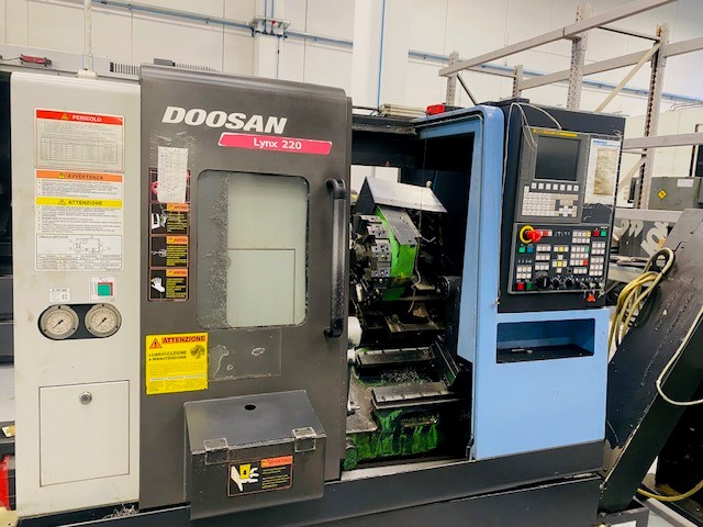 Cnc lathe DOOSAN LYNX 2200