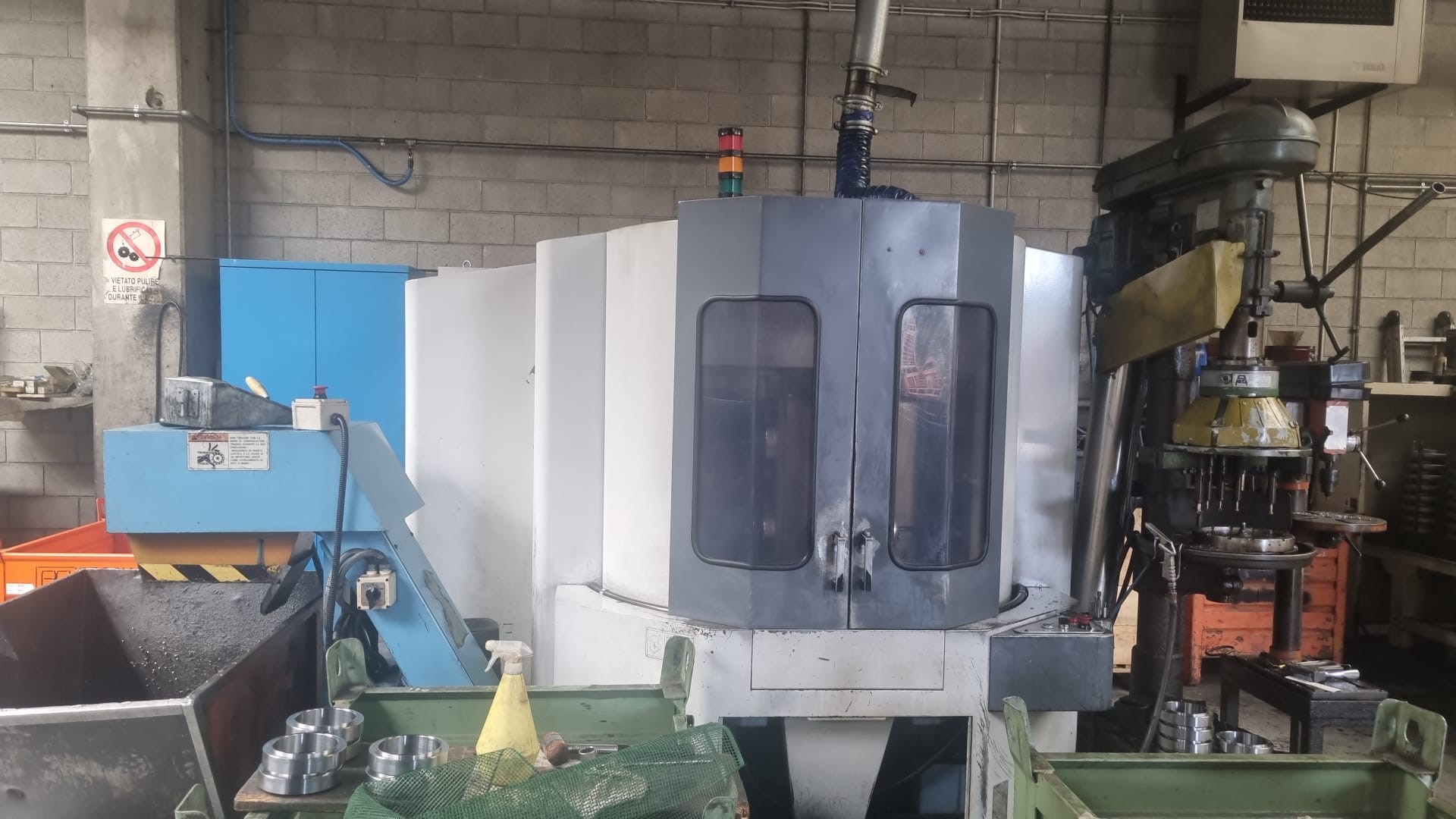 Horizontal machining center MAZAK HTC-400