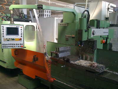 Vertical machining center CB FERRARI P45-E132