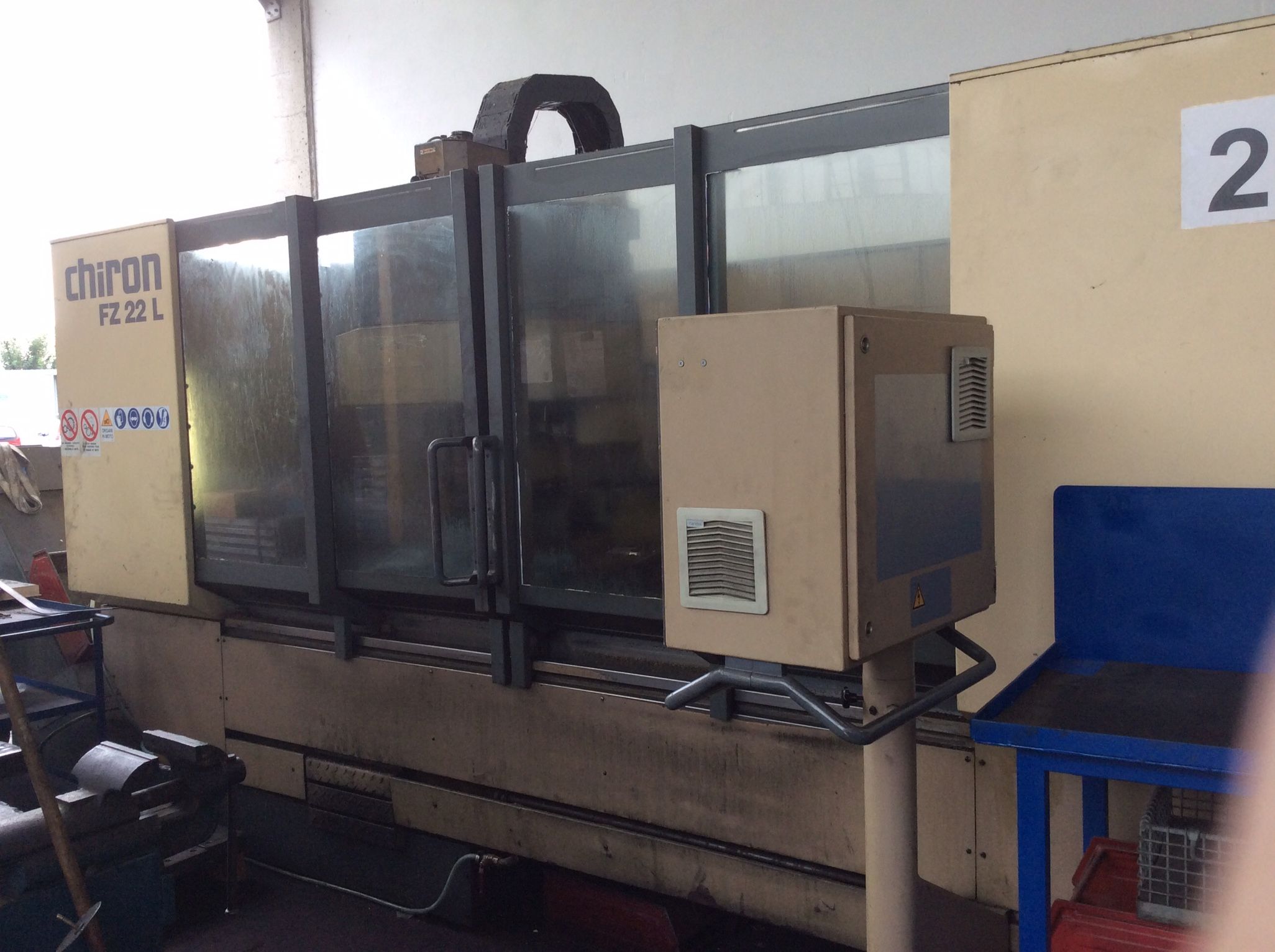 Vertical machining center CHIRON FZ 22 L