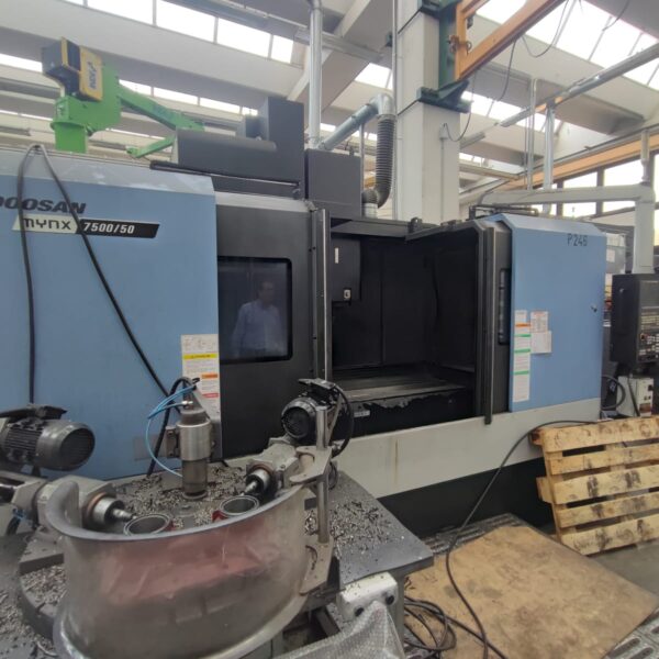Vertical machining center DAEWOO DOOSAN MINX 7500/50