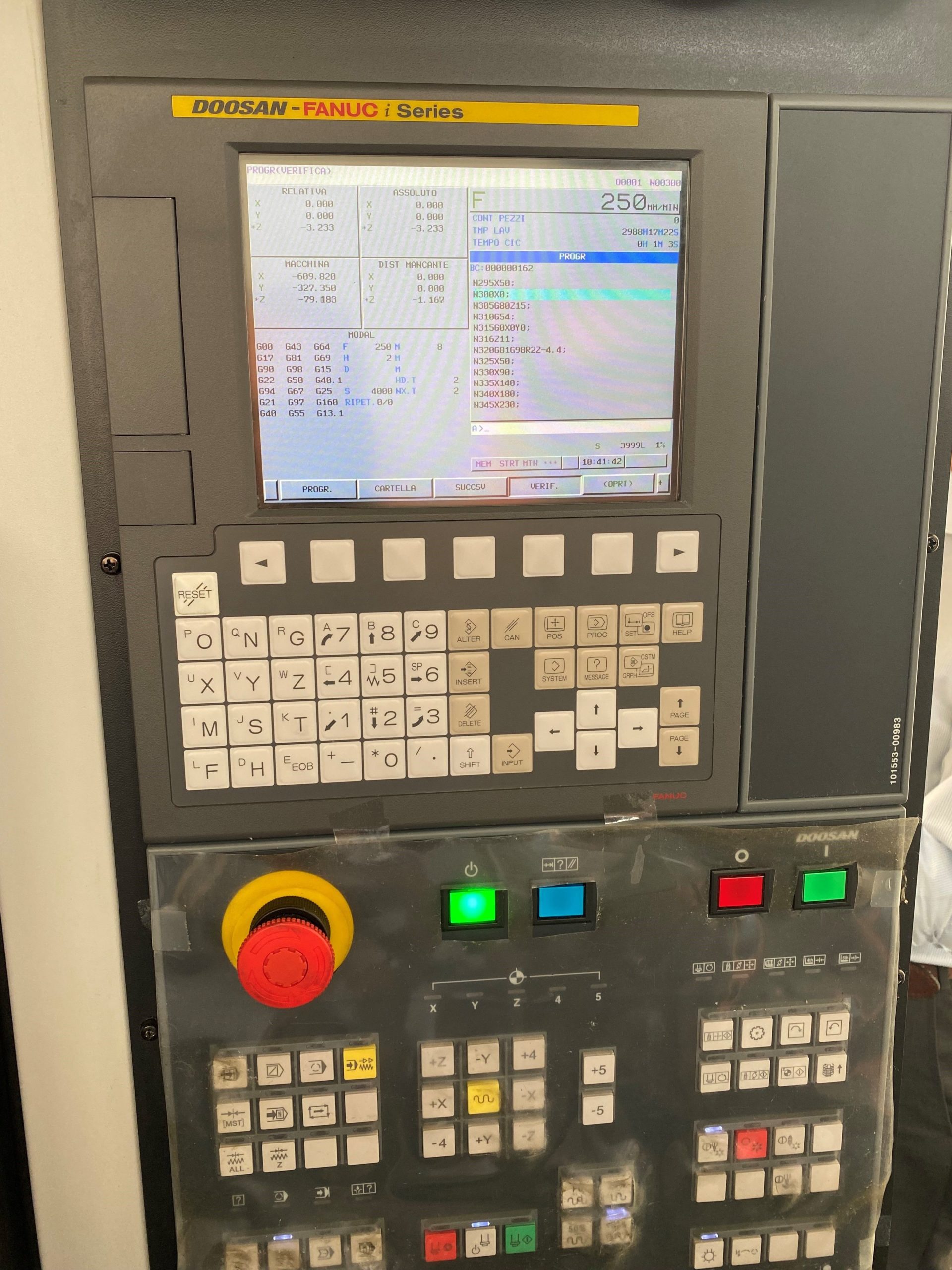 Vertical machining center DOOSAN T4000L