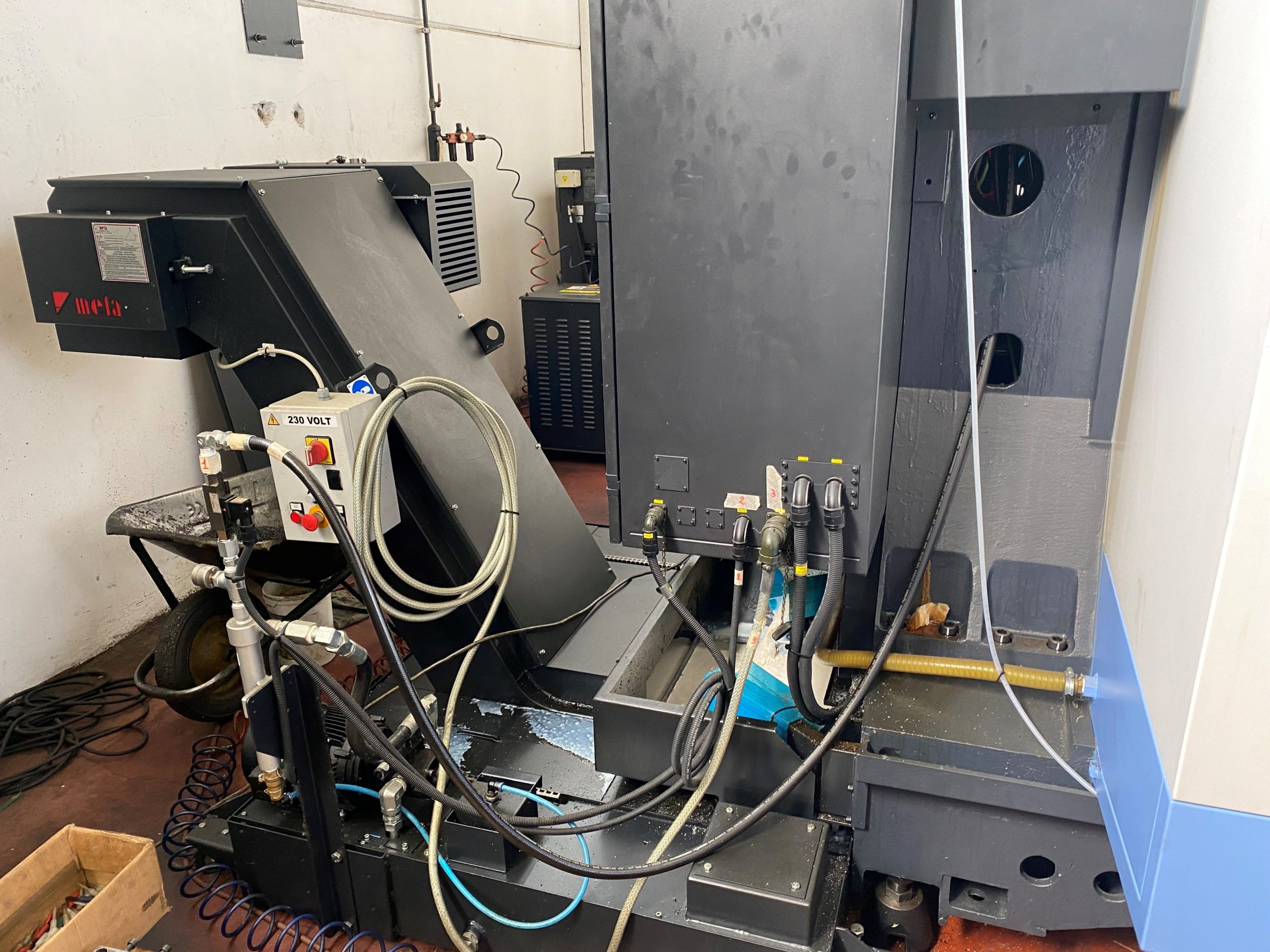 Vertical machining center DOOSAN T4000L
