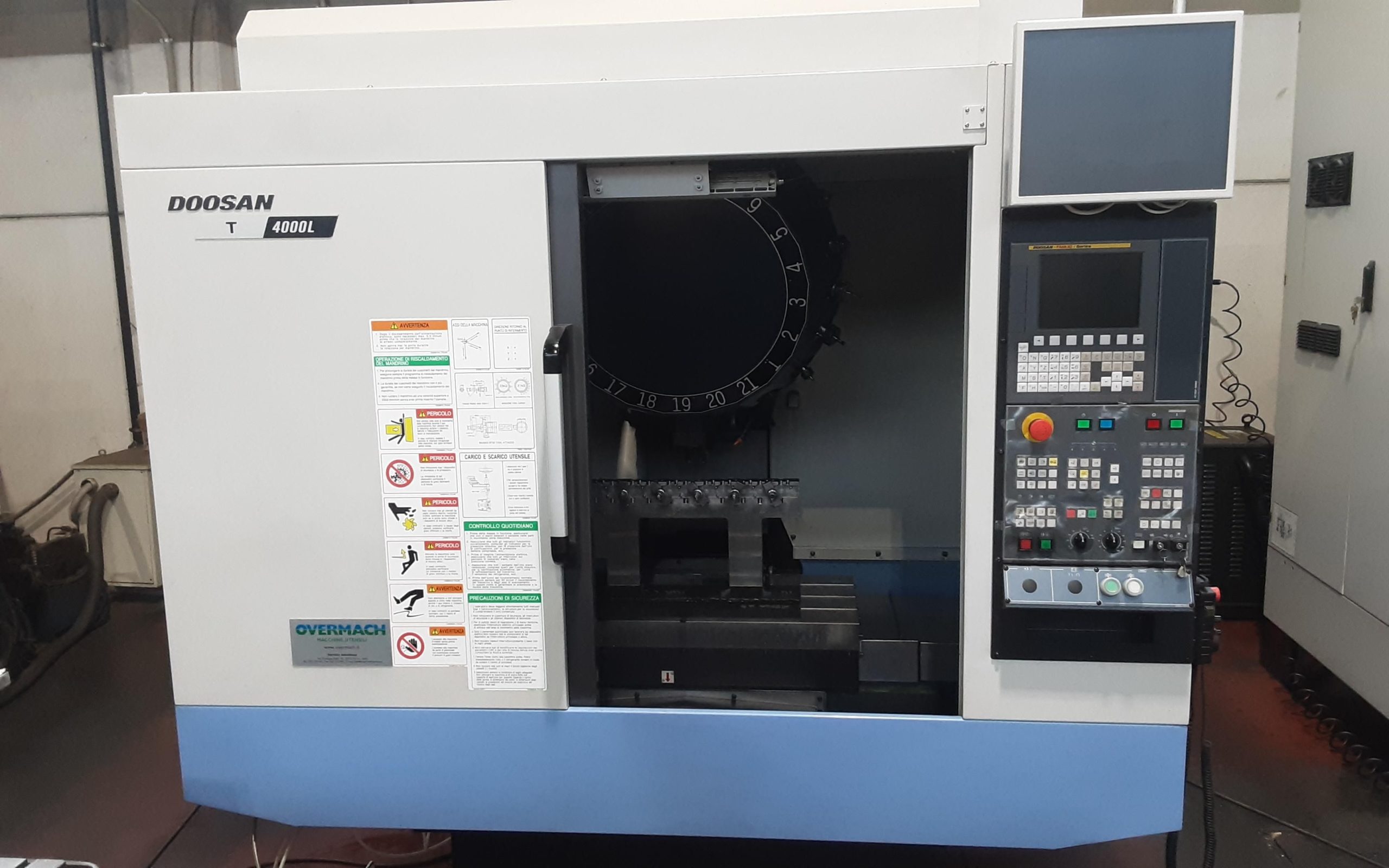 Vertical machining center DOOSAN T4000L
