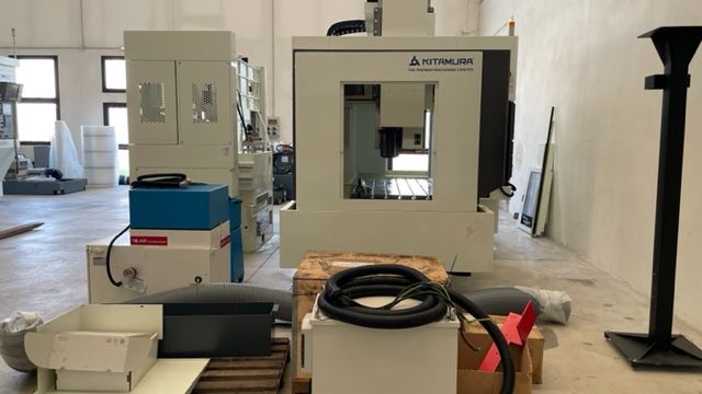 Vertical machining center KITAMURA Bridgecenter 6G