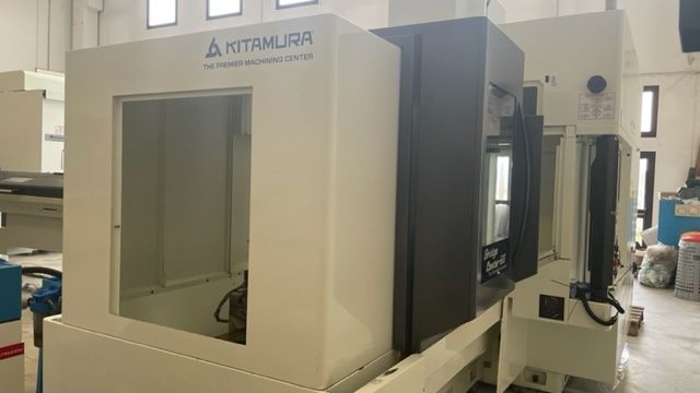 Vertical machining center KITAMURA Bridgecenter 6G