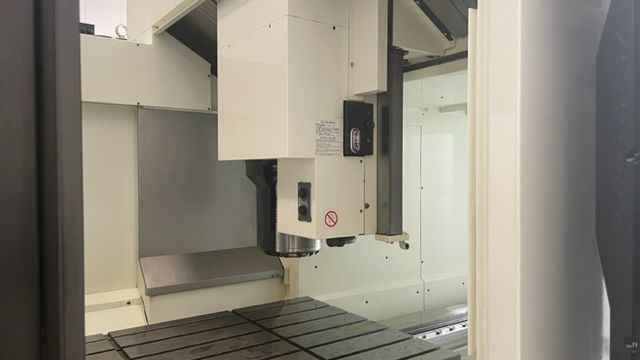 Vertical machining center KITAMURA Bridgecenter 6G