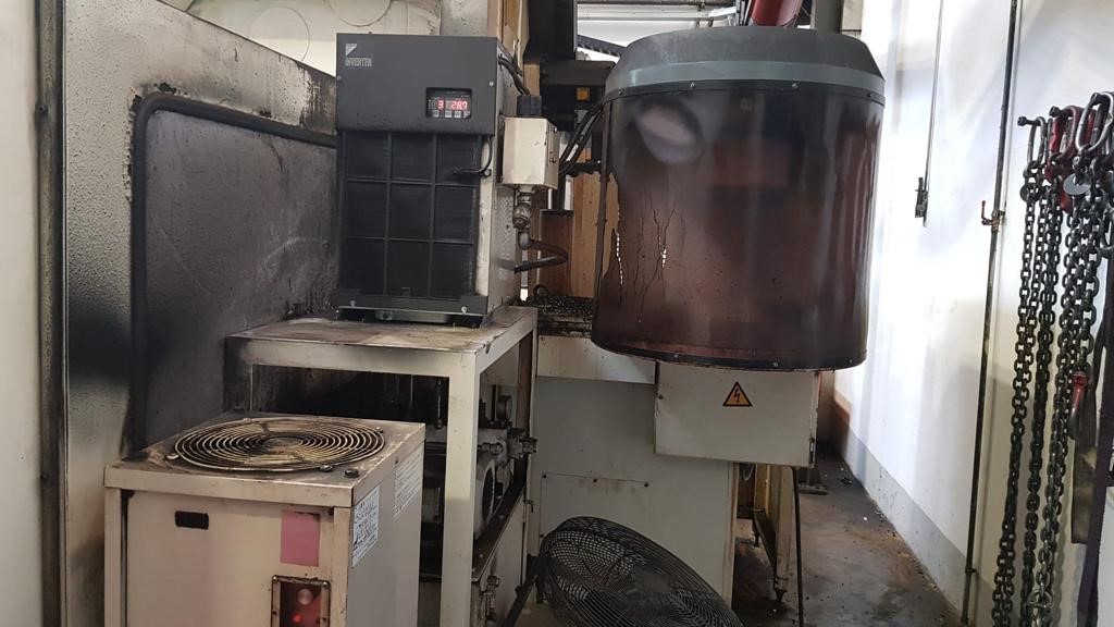 Vertical machining center KITAMURA BRIDGECENTER 8