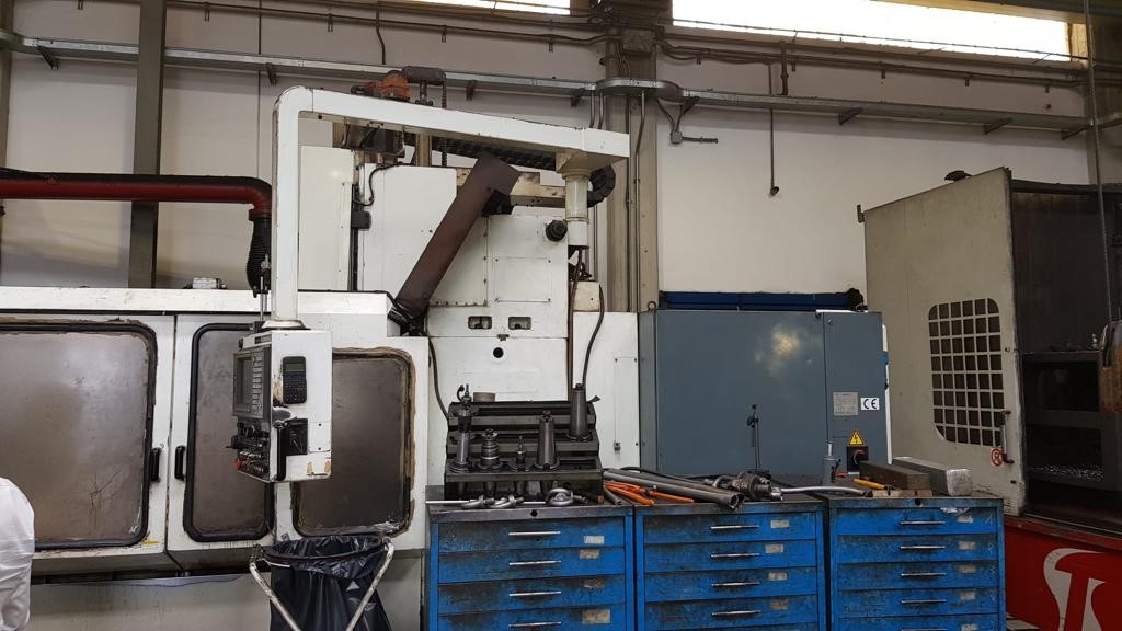 Vertical machining center KITAMURA BRIDGECENTER 8