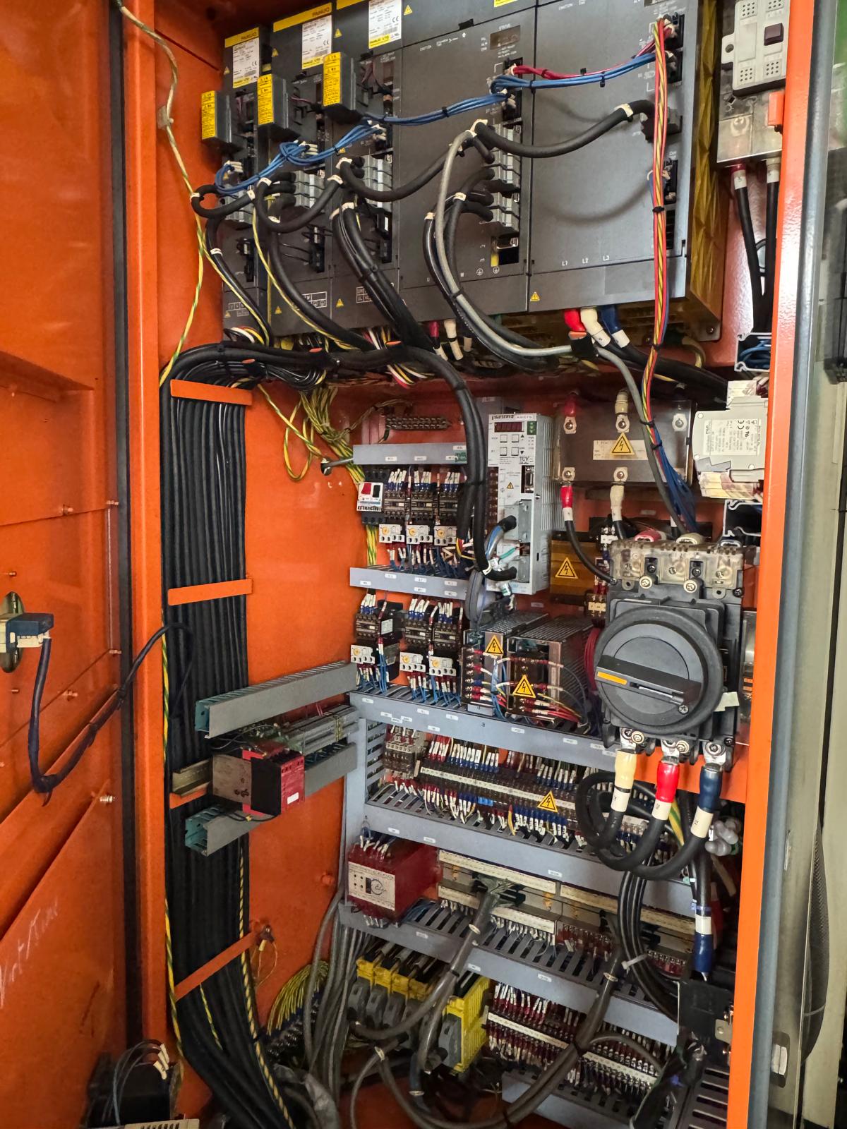 Vertical machining center KITAMURA M3XI SPARK CHANGER