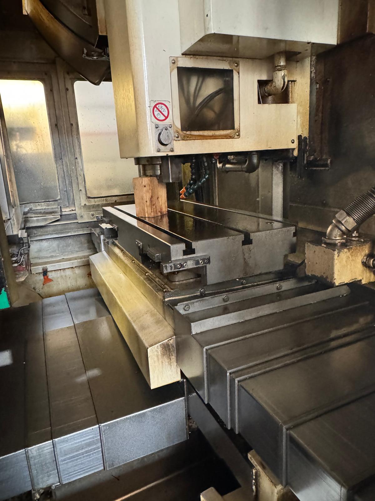 Vertical machining center KITAMURA M3XI SPARK CHANGER