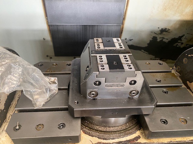 Vertical machining center KITAMURA MYCENTER 3XT