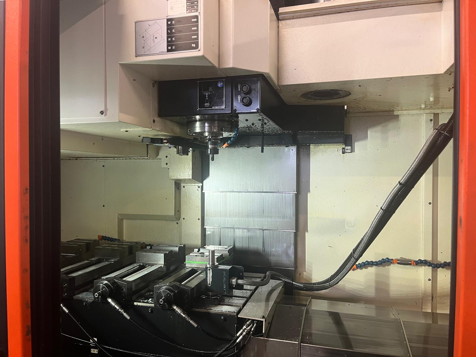 Vertical machining center MAZAK VCN 530C