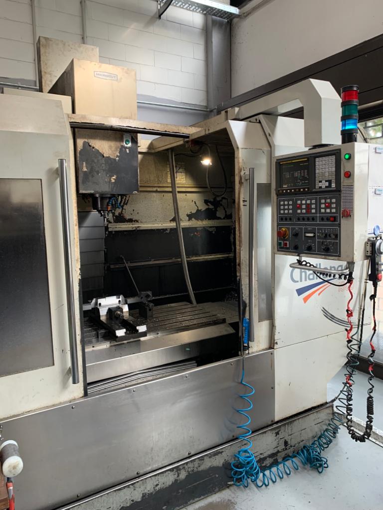 Vertical machining center MICROCUT CHALLENGER VM1300