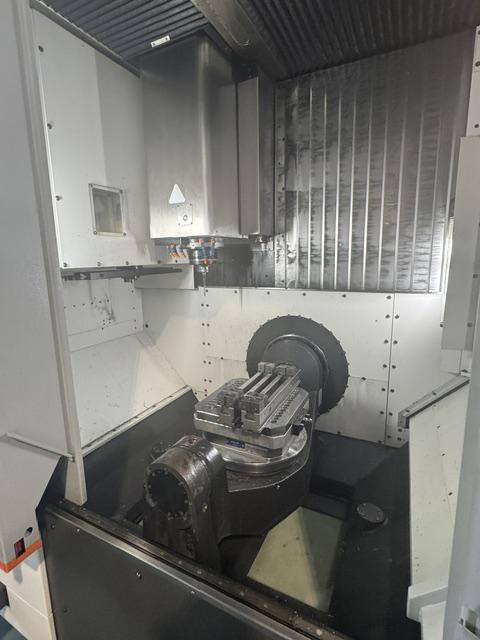 Vertical machining center MIKRON MILL E 700 U