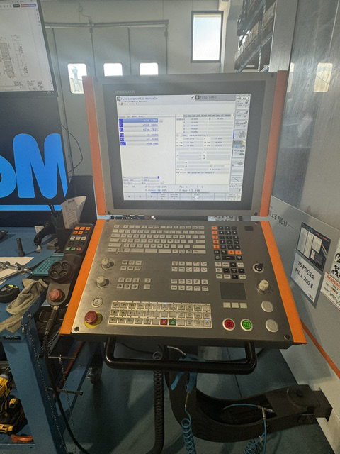 Vertical machining center MIKRON MILL E 700 U