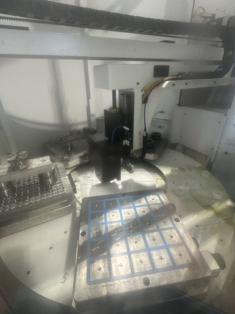 Vertical machining center MIKRON MILL E 700 U