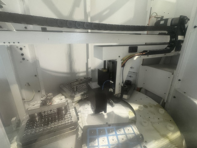 Vertical machining center MIKRON MILL E 700 U