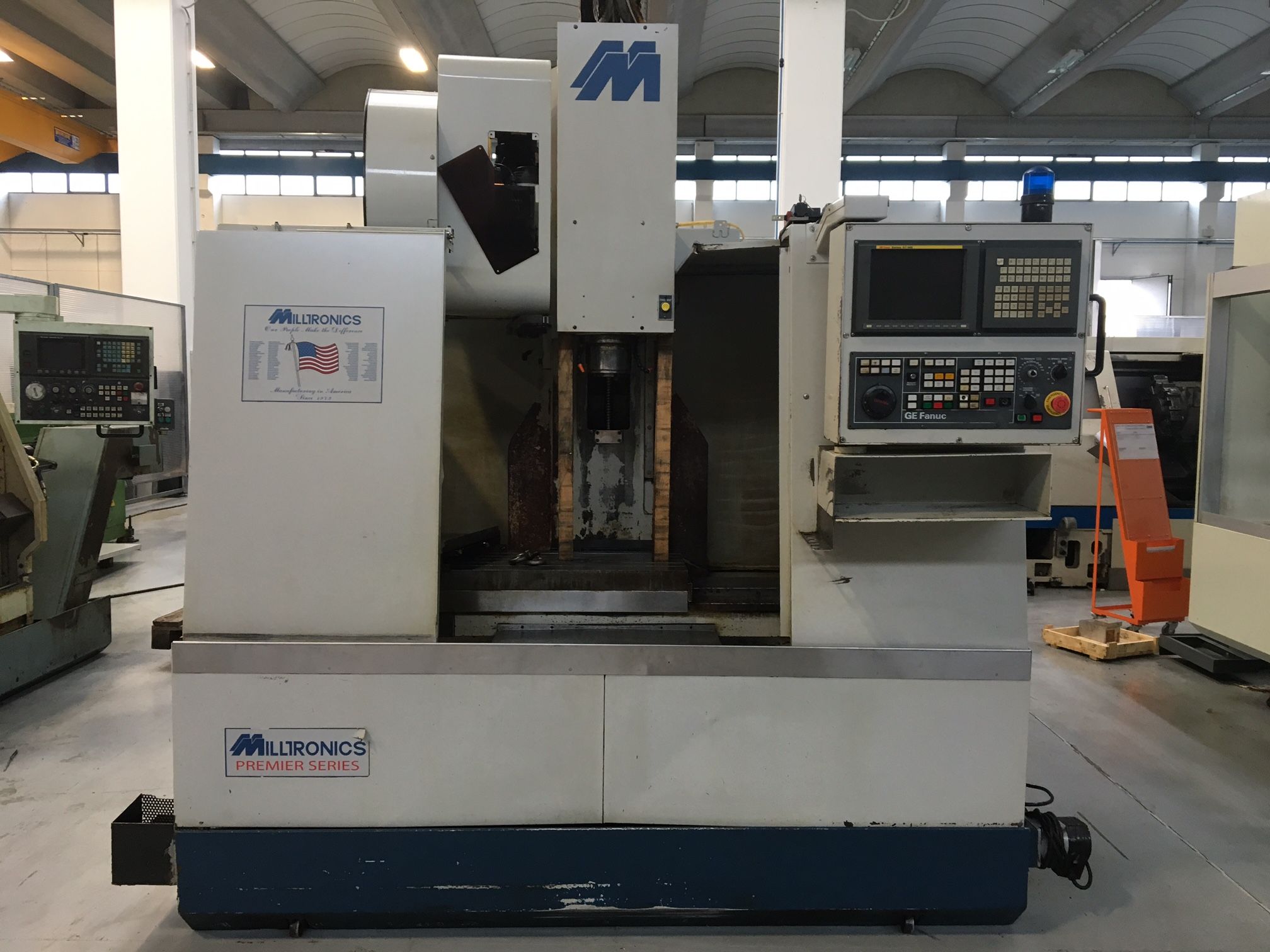 Vertical machining center MILLTRONICS VM 17