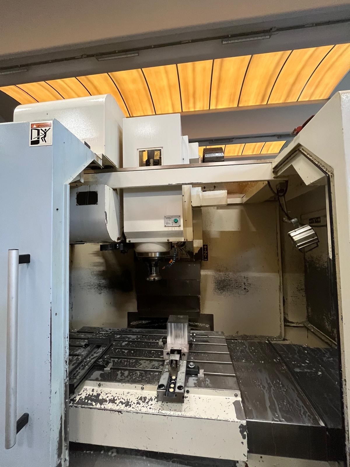 Vertical machining center NIKKEI VP1100#50