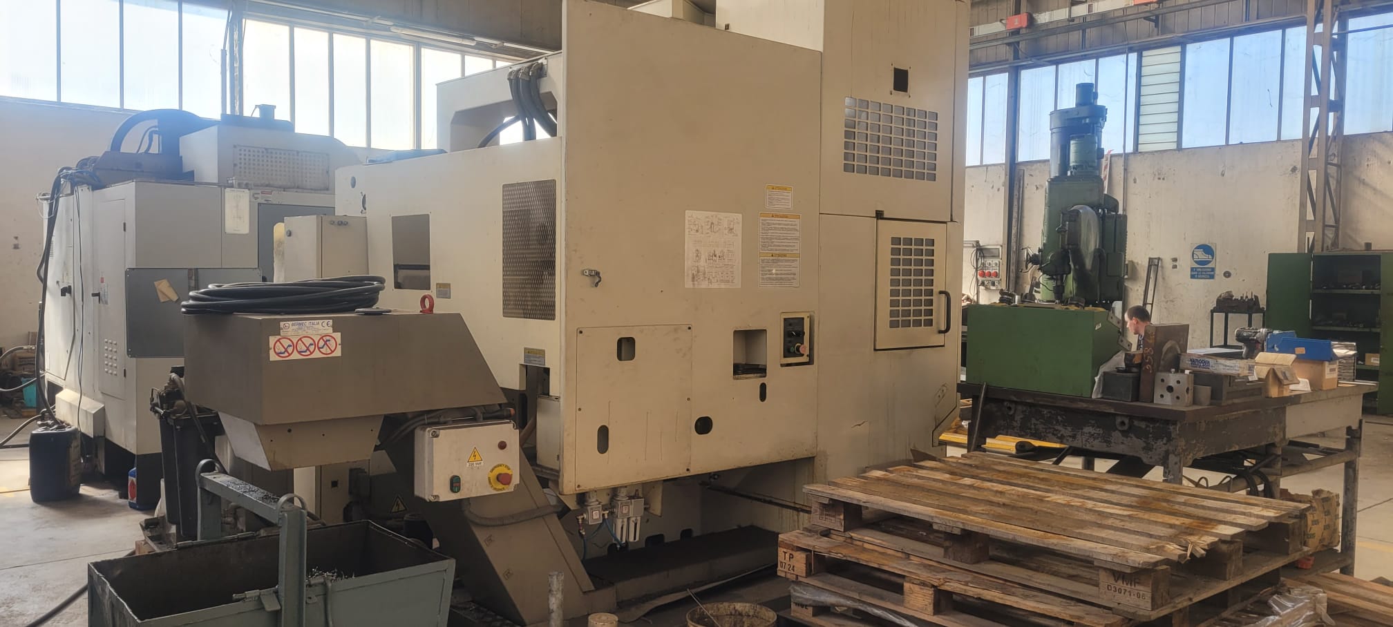 Vertical machining center OKUMA MX 45 VAE