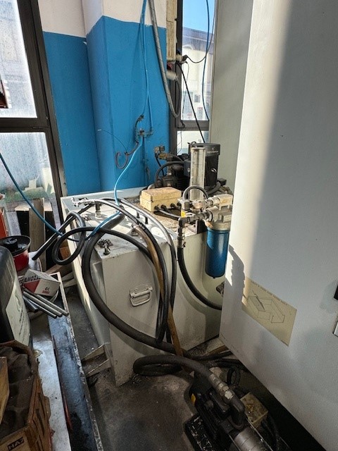 Vertical machining center QUASER MV 204