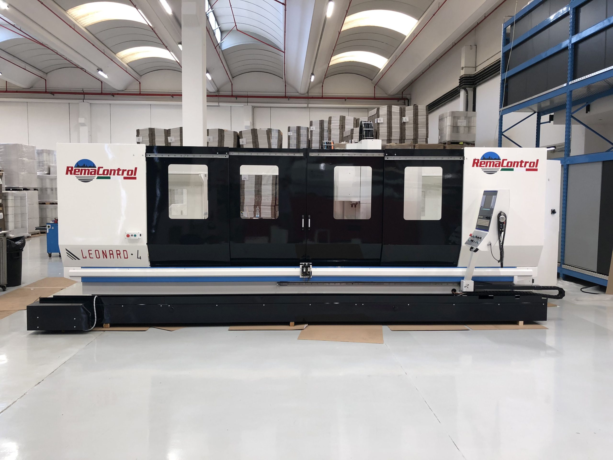 Vertical machining center REMA CONTROL LEONARD 4