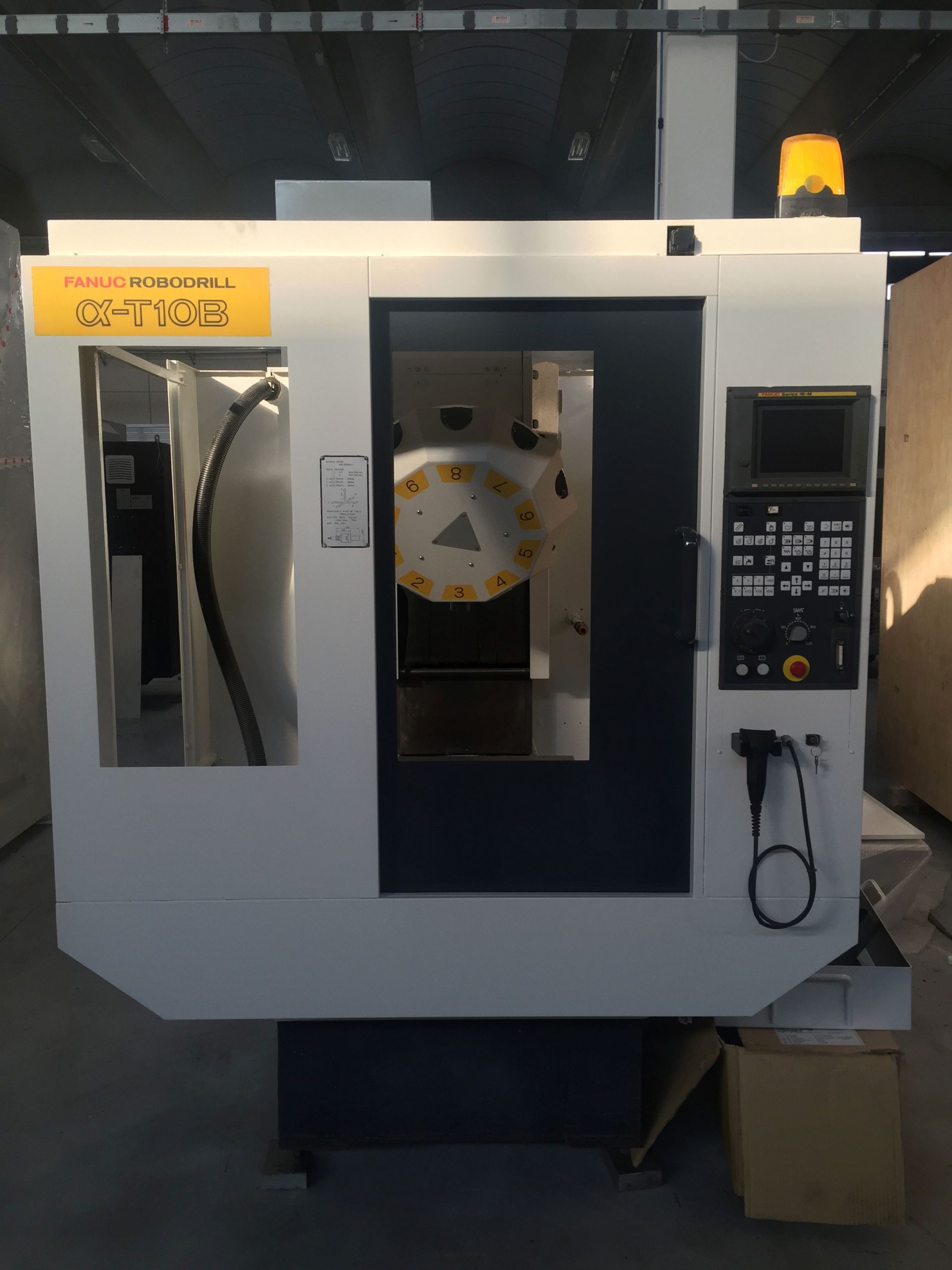 Vertical machining center STAMA FANUC ROBODRILL T10B