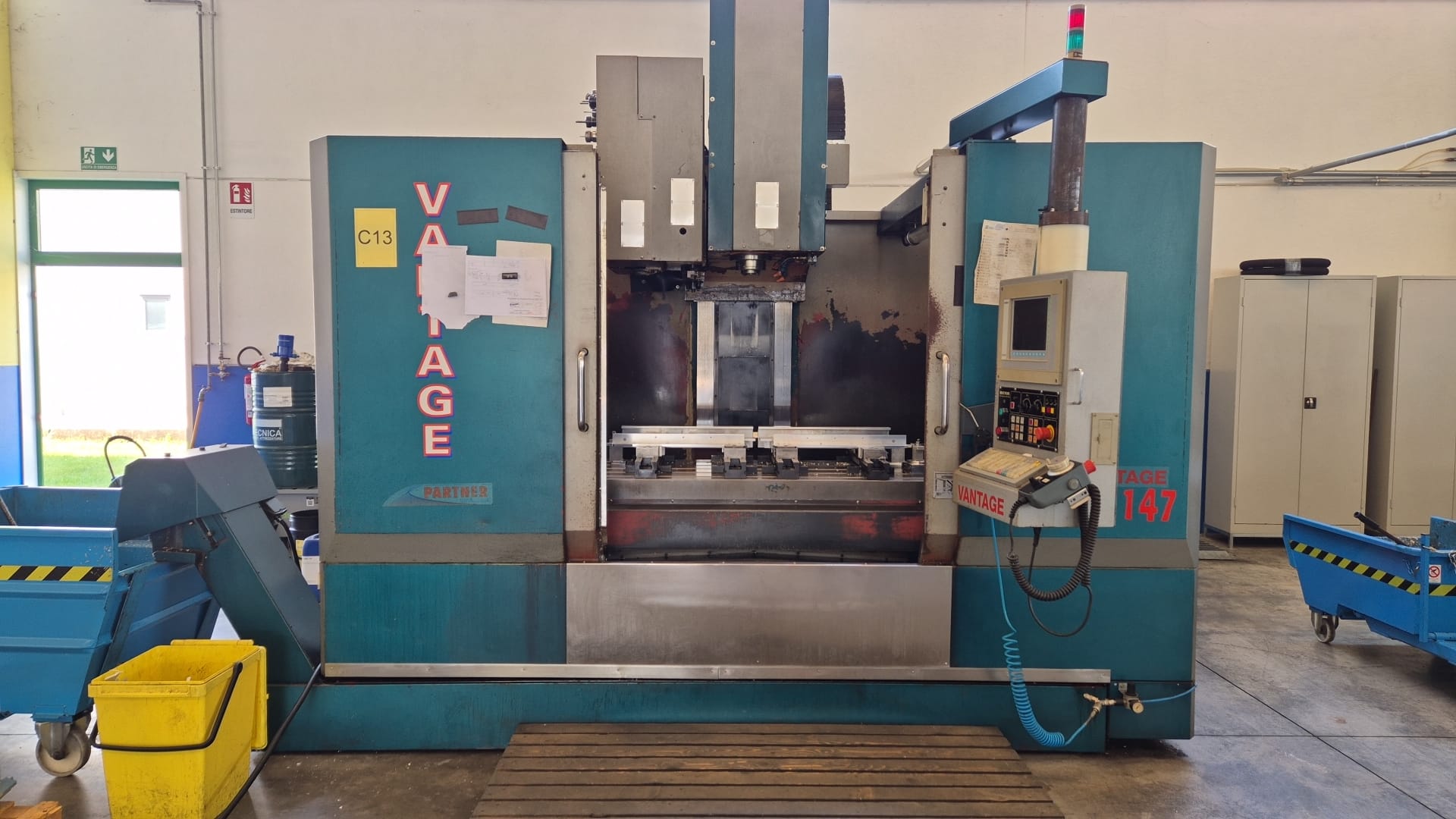 Vertical machining center VANTAGE Partner 147A