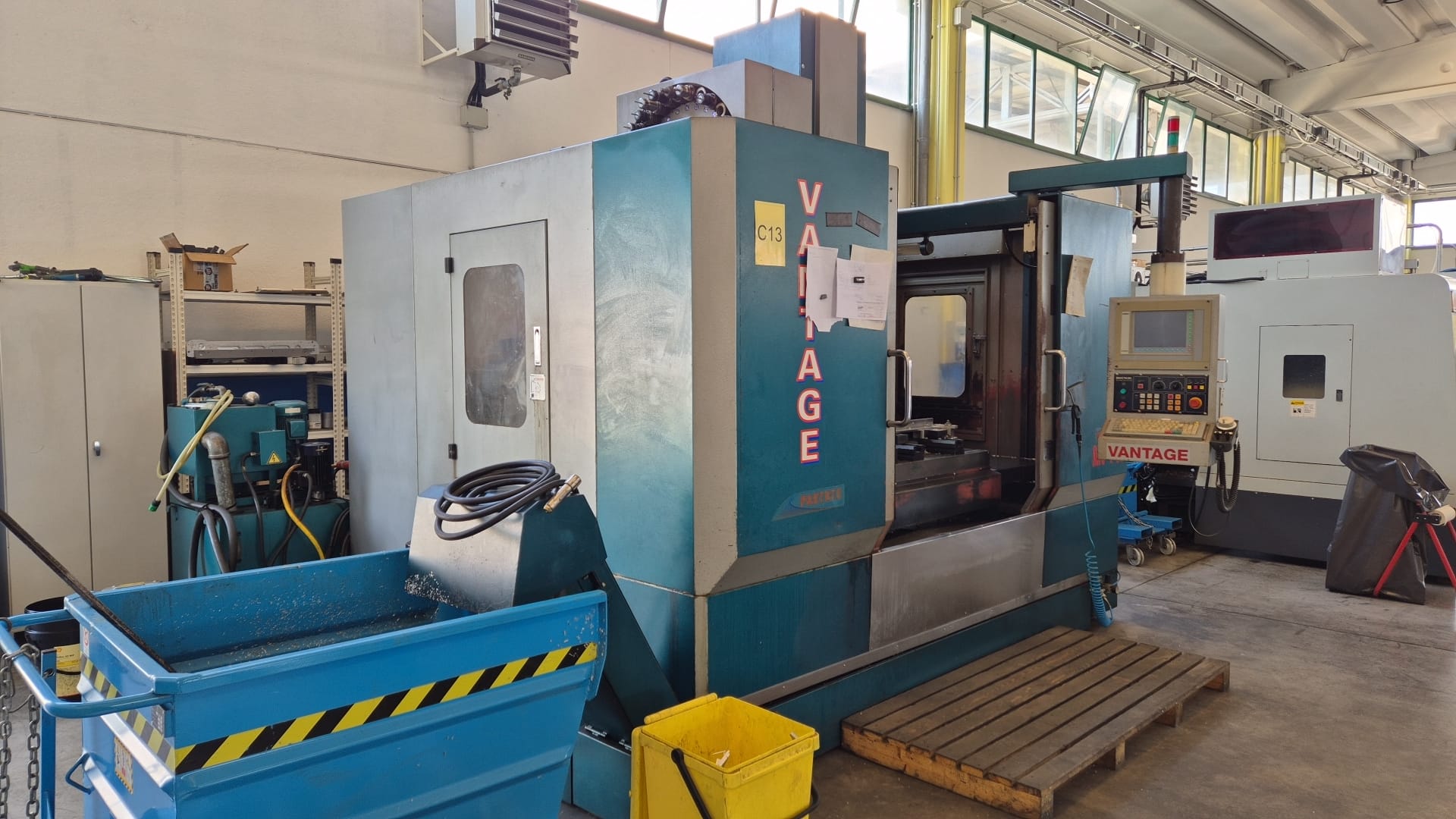 Vertical machining center VANTAGE Partner 147A