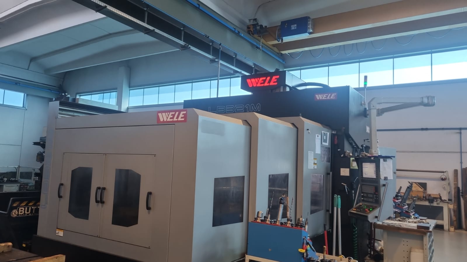 Vertical machining center WELE LB-321