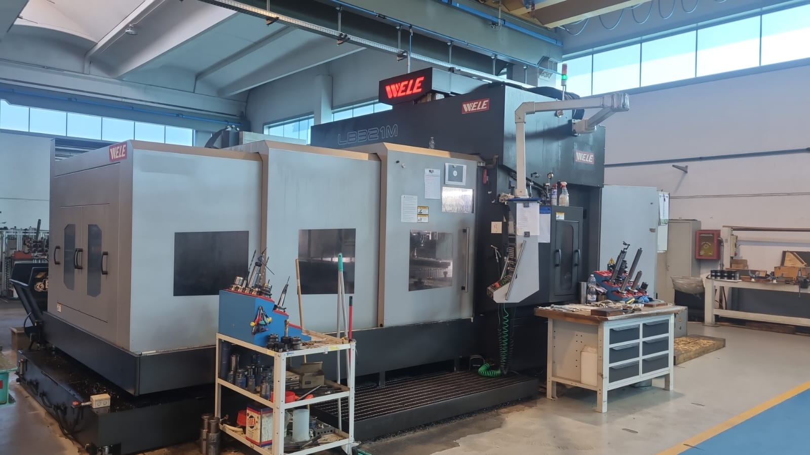 Vertical machining center WELE LB-321