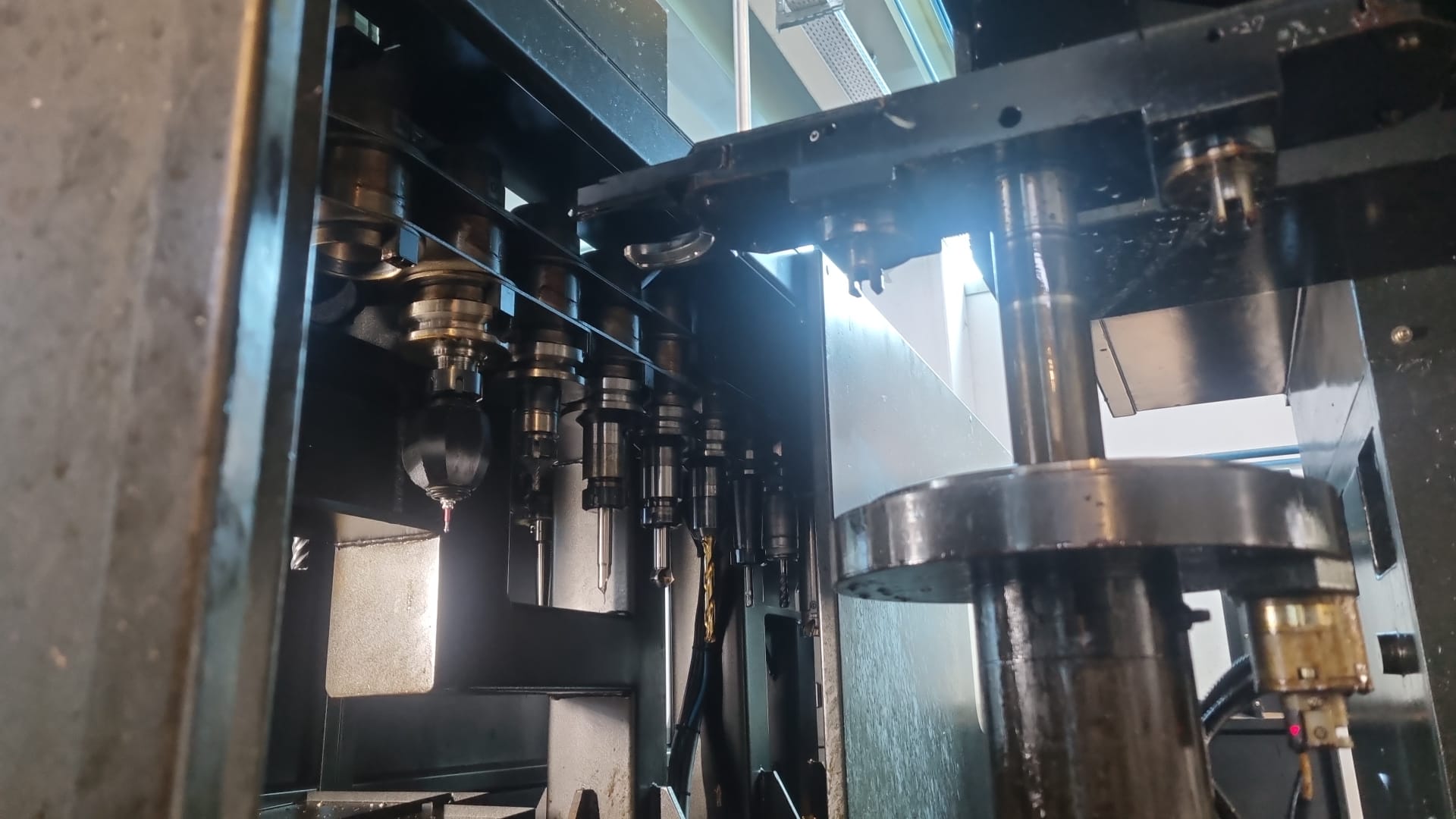 Vertical machining center WELE LB-321